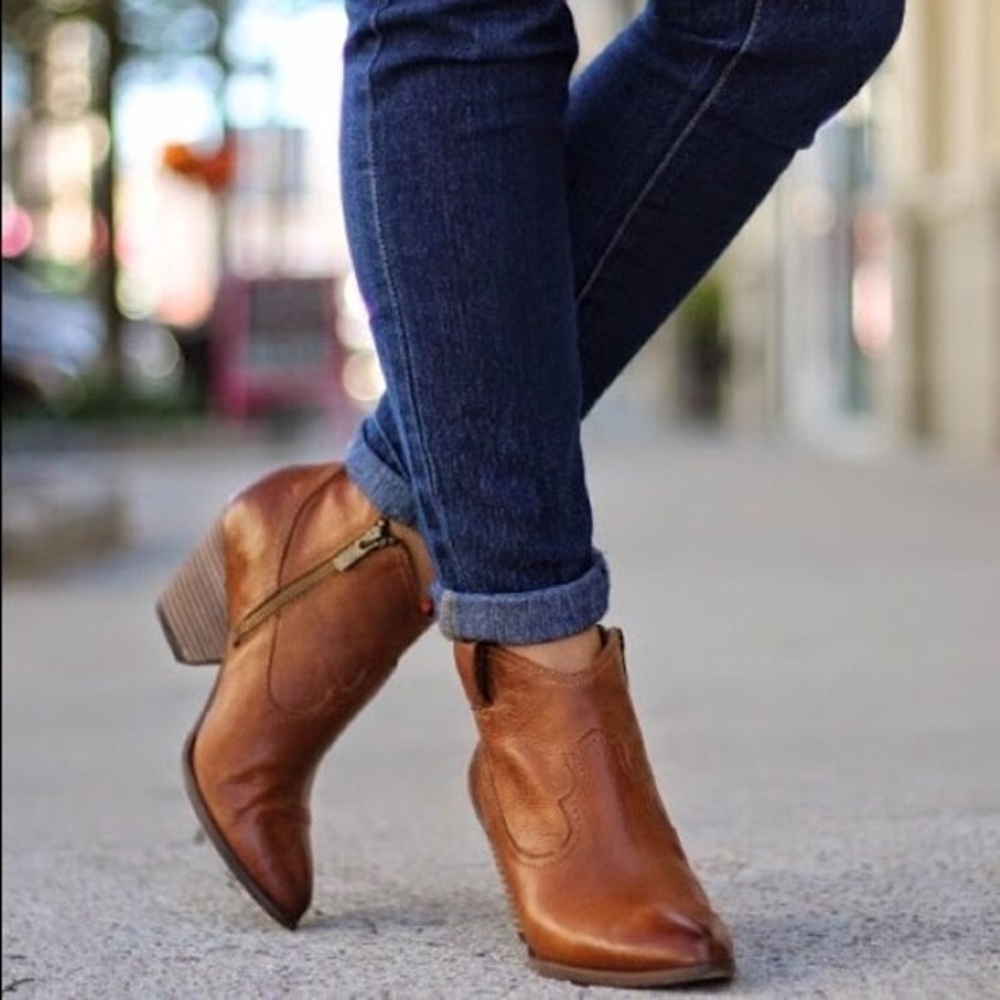 Frye Reina Genuine Cognac Leather Pull On Everyday Casual Wood Heel Ankle Bootie - Picture 1 of 14
